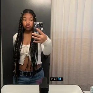 Meet your Posher, Naima